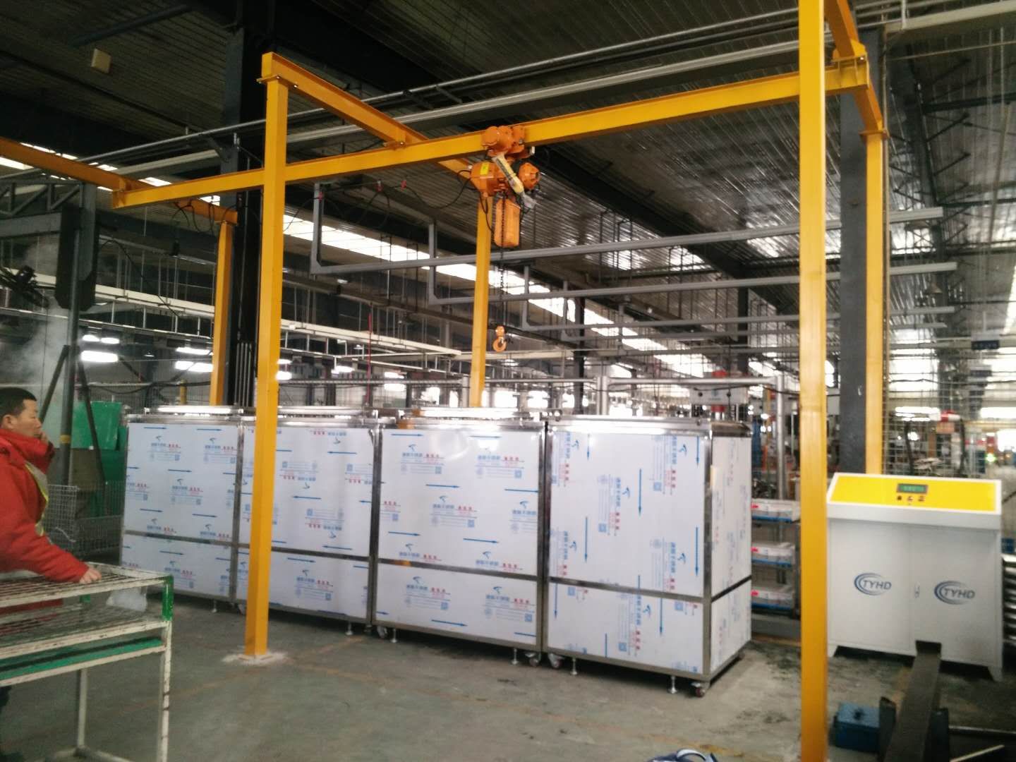 四工位拋動汽車排汽管超聲波清洗烘干設(shè)備